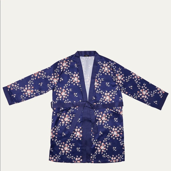 Navy Floral Robe - Picture 6 of 7